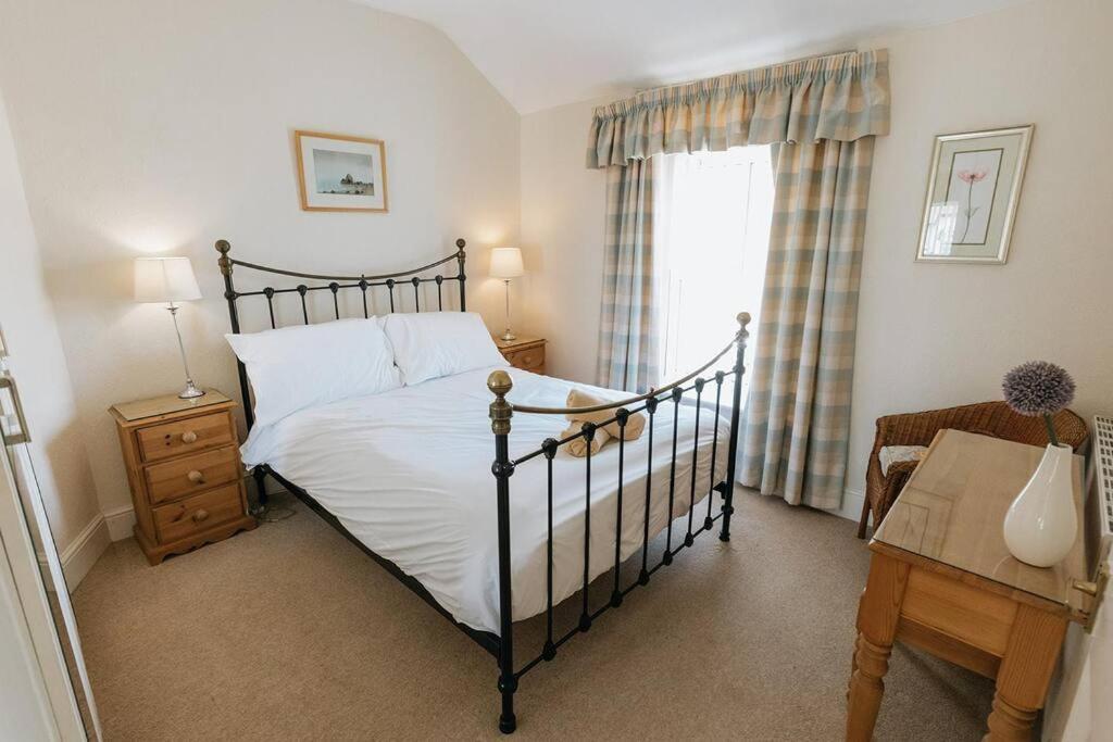 Fir Tree Cottage - Cosy 3 Bed Cottage In Penrhyn Bay With Beautiful Sea Views And Access To Snowdonia Рос-он-Си Экстерьер фото