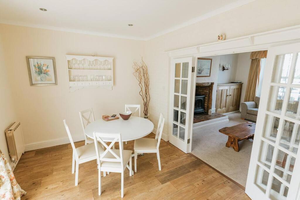 Fir Tree Cottage - Cosy 3 Bed Cottage In Penrhyn Bay With Beautiful Sea Views And Access To Snowdonia Рос-он-Си Экстерьер фото