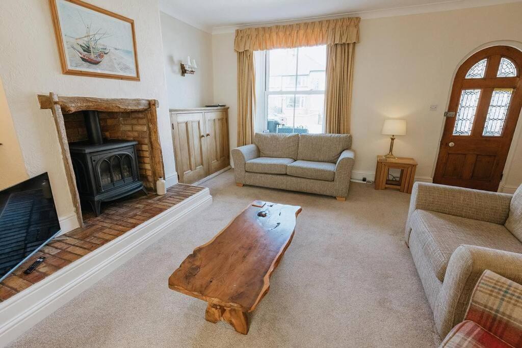 Fir Tree Cottage - Cosy 3 Bed Cottage In Penrhyn Bay With Beautiful Sea Views And Access To Snowdonia Рос-он-Си Экстерьер фото