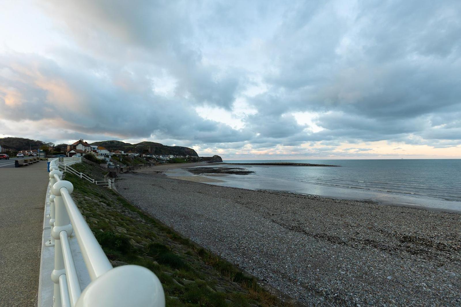 Fir Tree Cottage - Cosy 3 Bed Cottage In Penrhyn Bay With Beautiful Sea Views And Access To Snowdonia Рос-он-Си Экстерьер фото